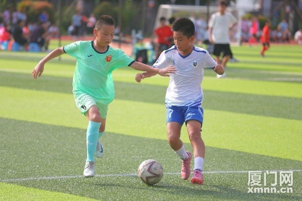 提升本校足, 一届, 为校园足球