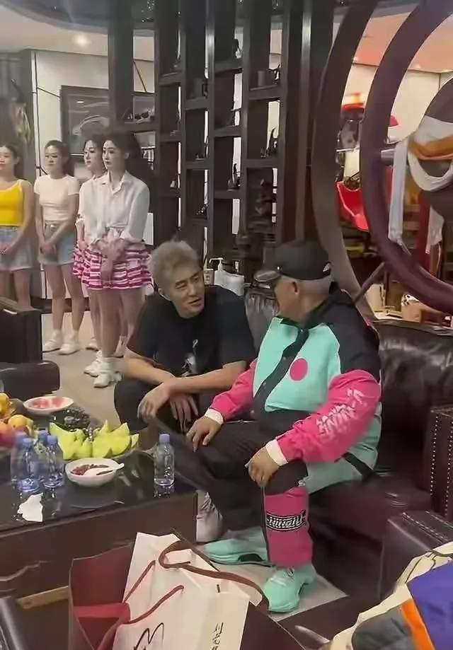 了大家总爱 了大家总爱